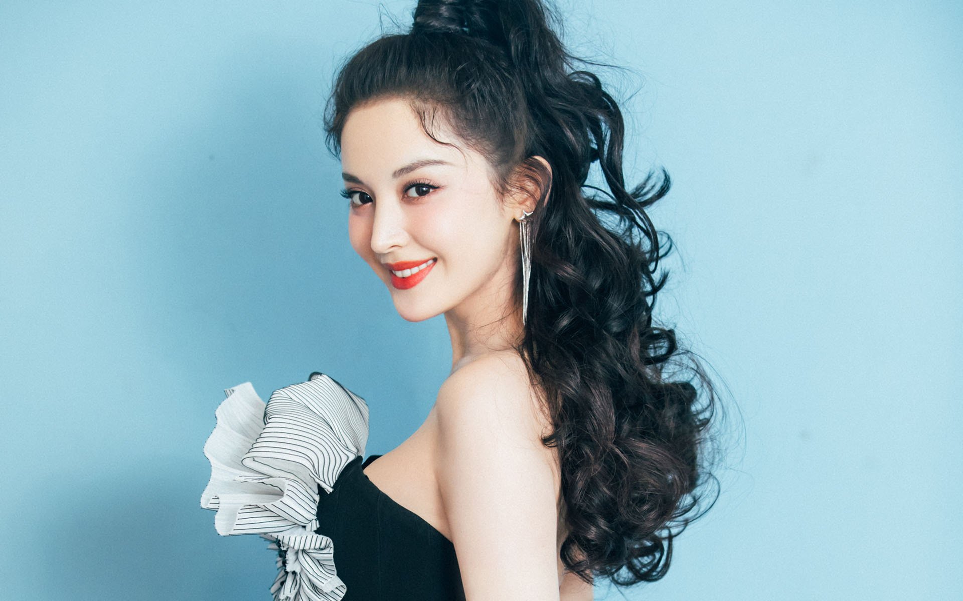 篮球职业联赛竞争激烈吸引关注度提升，篮球职业联赛是什么意思